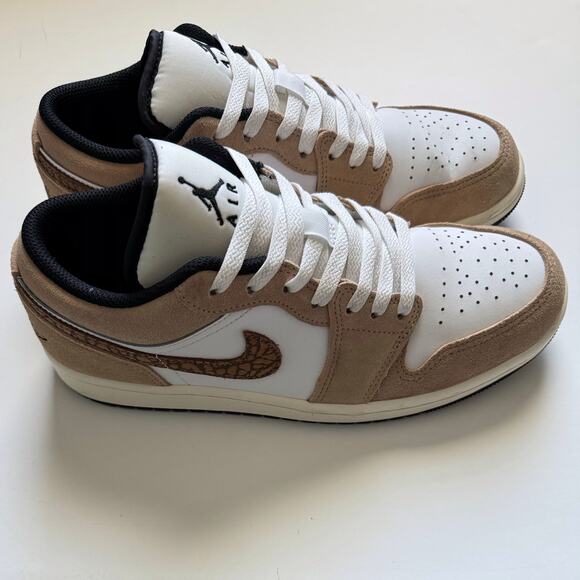 AIR JORDAN 1 LOW SE Size US Men 8/ Women 9.5 - Picture 2 of 9